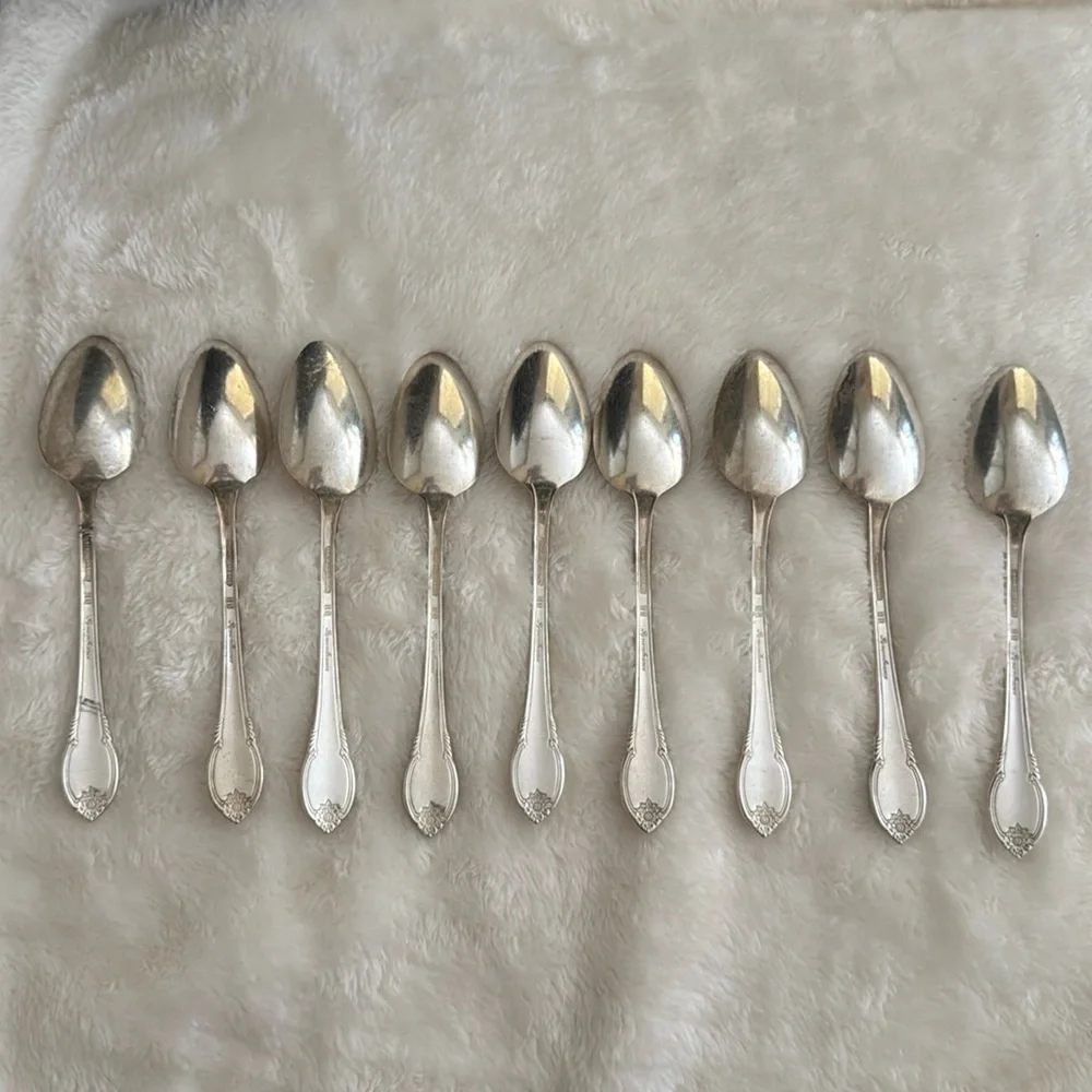 1847 Roger’s Bros Remembrance Silver Plate Teaspoons Set of 9